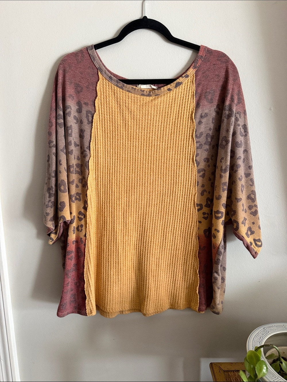 Waffle-Knit Colorblock Raglan Tee in Mustard and Mauve Leopard